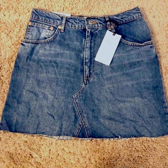 NWT ZARA The Mini Skirt Kent Blue Denim Distressed Jean Skirt SZ M - Picture 3 of 5